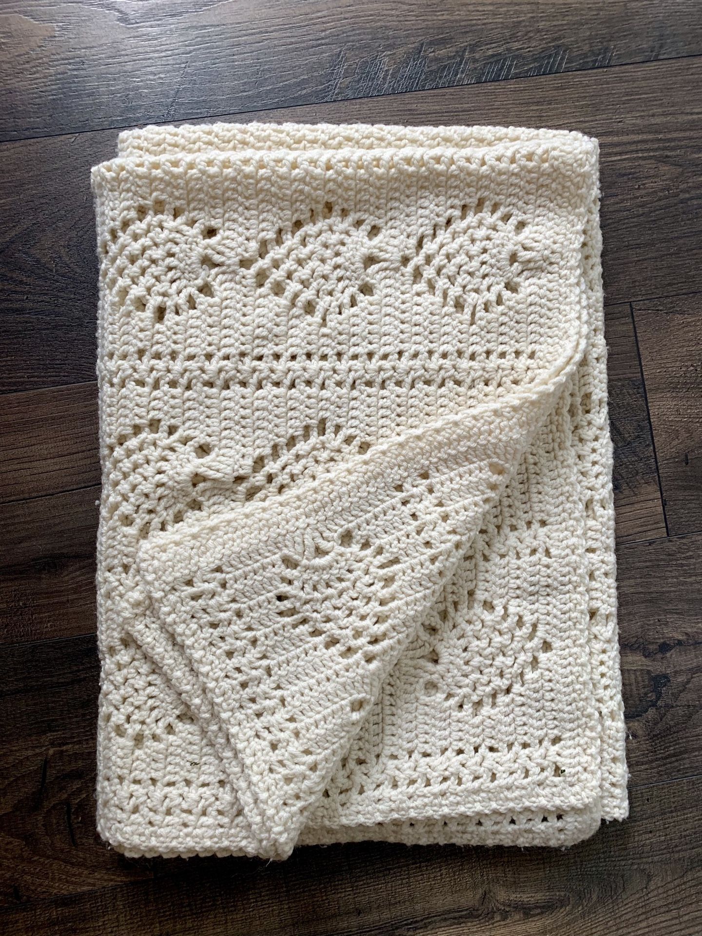 • handmade cream afghan accent throw blanket •