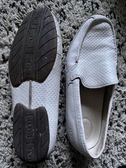 Ugg mens 10 loafers