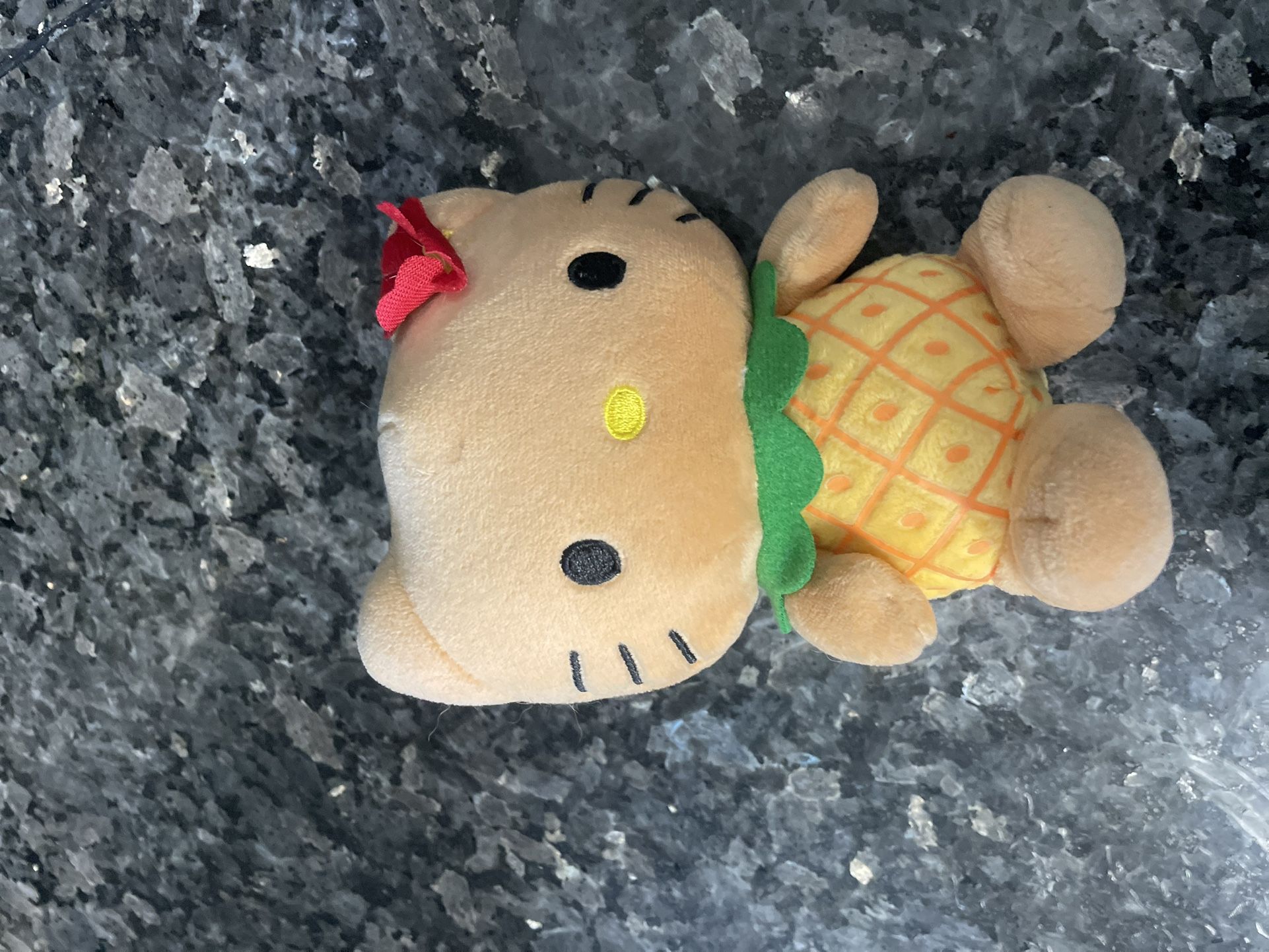 HAWAII HELLO KITTY PLUSHIE