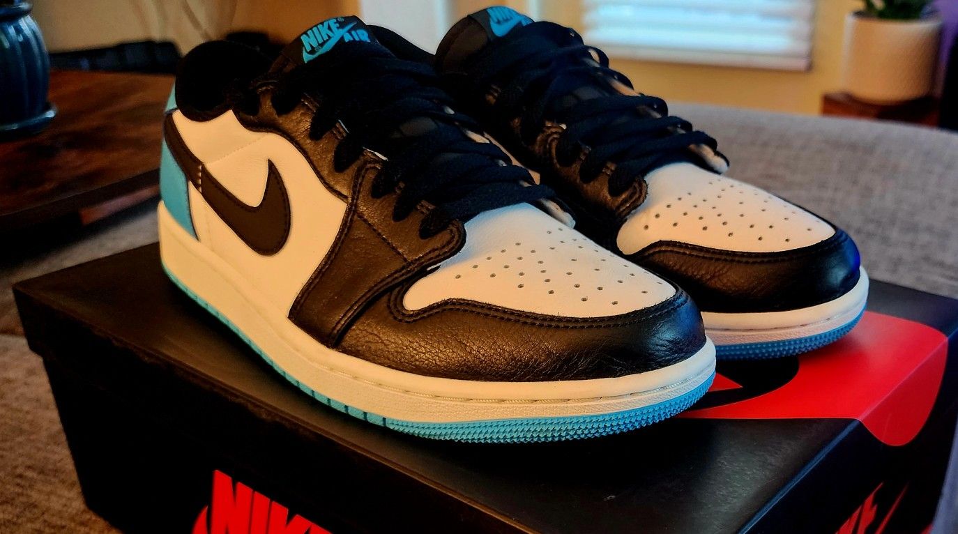 Nike Jordan 1 Retro Lows Sz 9m 7.5 W