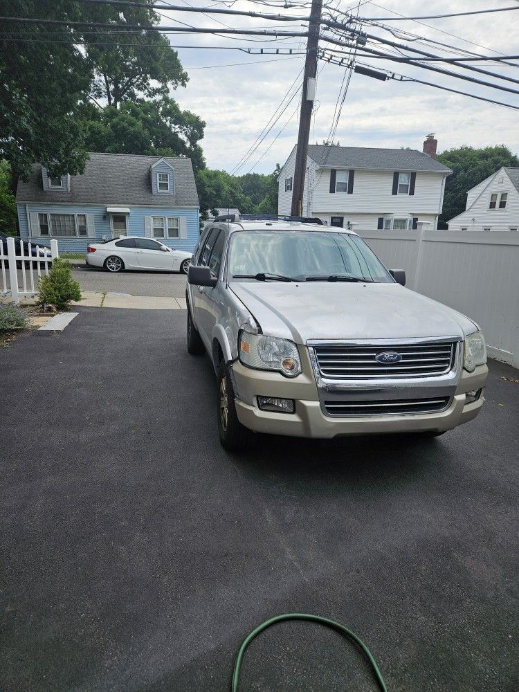 2010 Ford Explorer