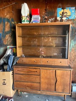 Mid Century Bassett Furniture China Cabinet Hutch