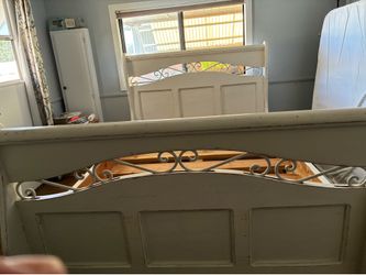 Queen size bed