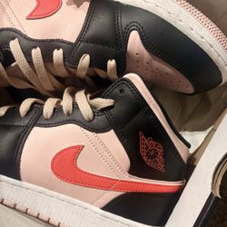 Jordan 1 (Atmosphere/Infrared 23-Black)