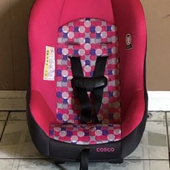 LIKE NEW CONVERTIBLE CAR SEAT! 