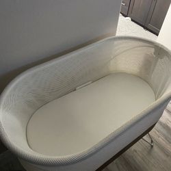 SNOO Bassinet w/swaddles