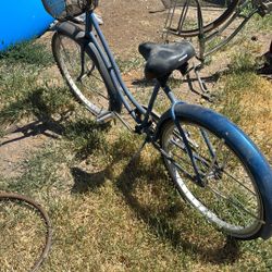 Nice old beach cruiser