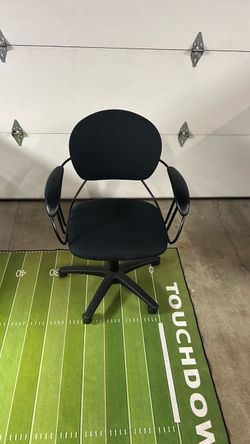 BLACK STEELCASE  CHAIR