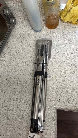 8 peice grill tool set