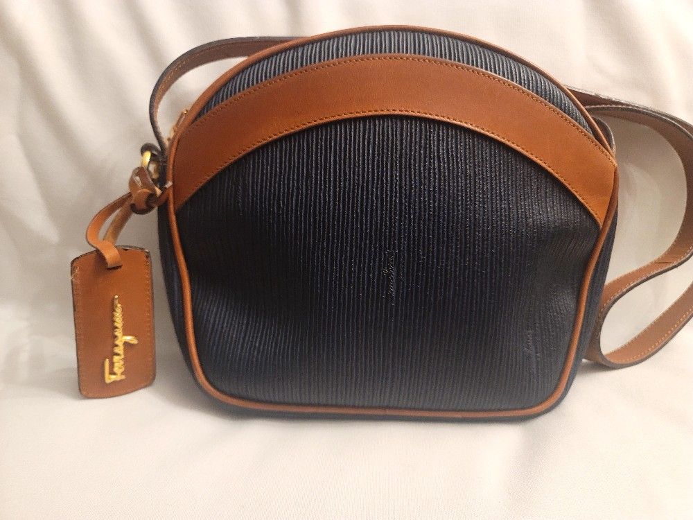 Salvatore Ferragamo leather crossbody shoulder bag