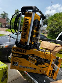 2600 psi electric pressure washer dewalt