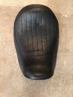 Seat motorcycle off Dyna street bob 2007