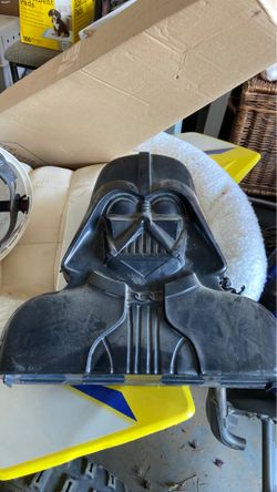 Starwars figure case w assorted figures inside 2002