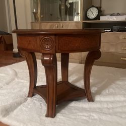 Outlook International End Table 