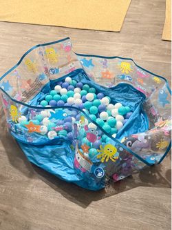 Toddler plastic swimming pool/ball pit