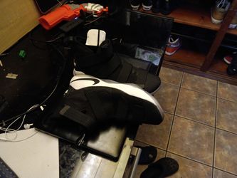 Lebron Soldier 11 Size 8.5 Women New