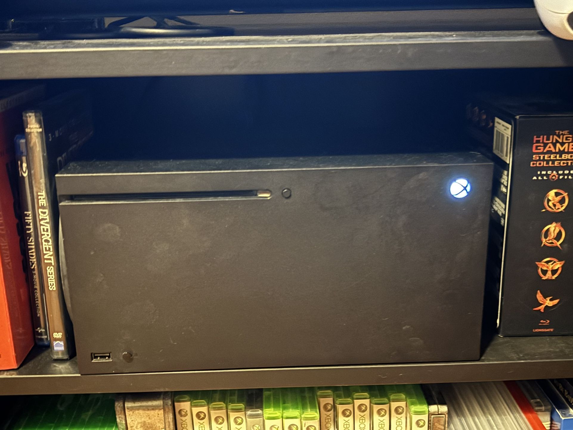 Xbox Series X, 2 controllers, Multiple Games