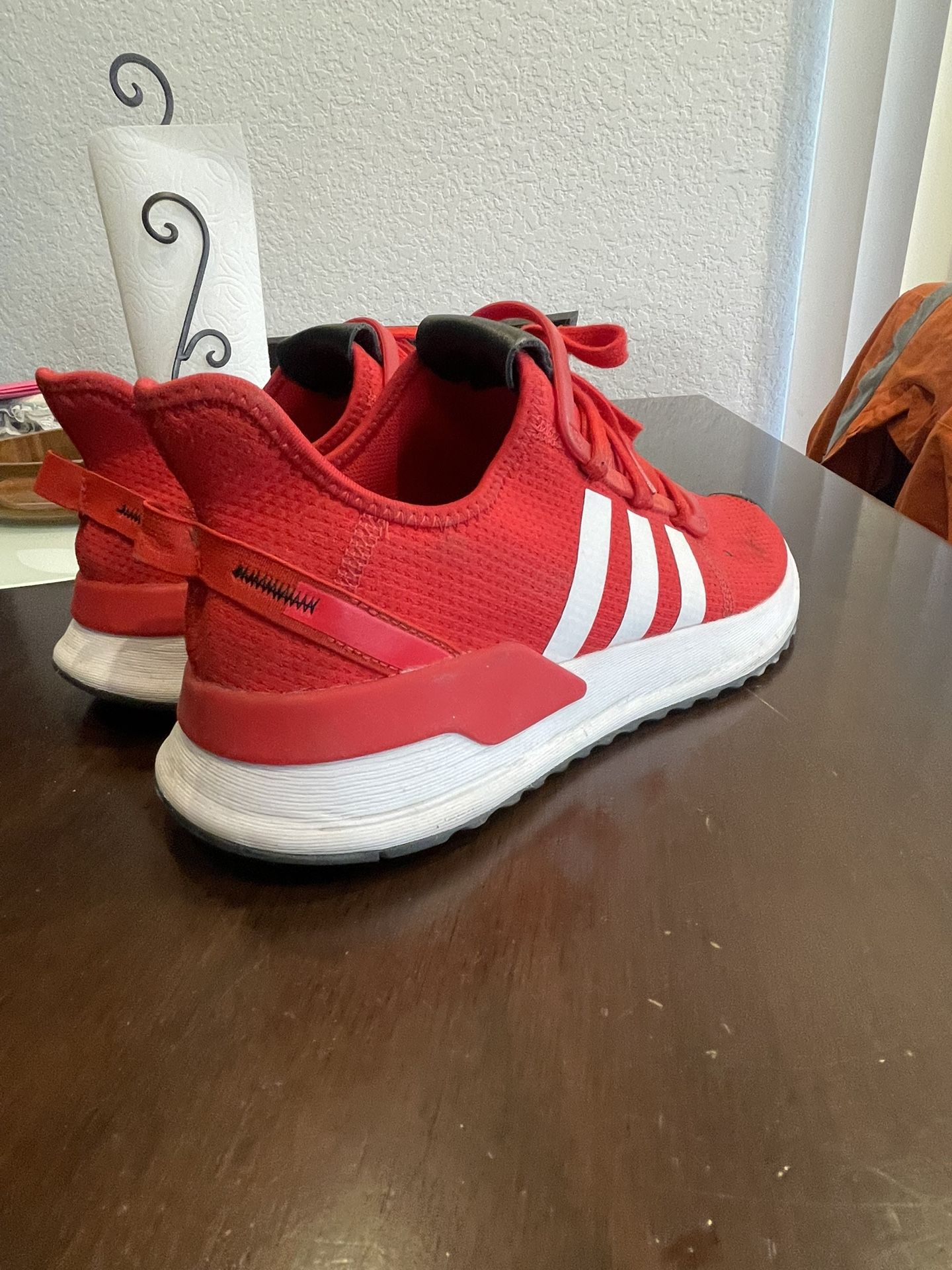 RED ADIDAS 