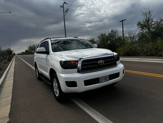 2015 Toyota Sequoia 5.7 L 3rd Row Seating