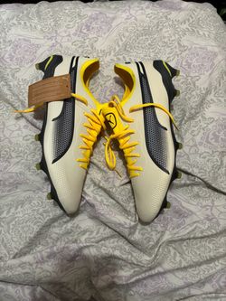 Puma King Ultimate FG/AG Soccer Cleats