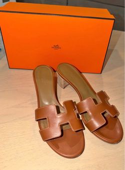 Sandals in Gold Tan Leather