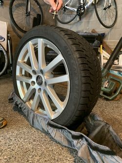 225/45R-17 Bridgestone Blizzak LM-25 RFT Run Flat. BMW Rims with Tire pressure Sensors