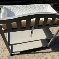 Changing Table On Wheels