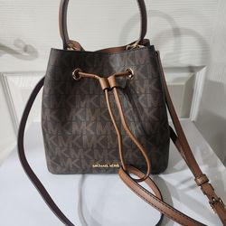 Michael kors purse