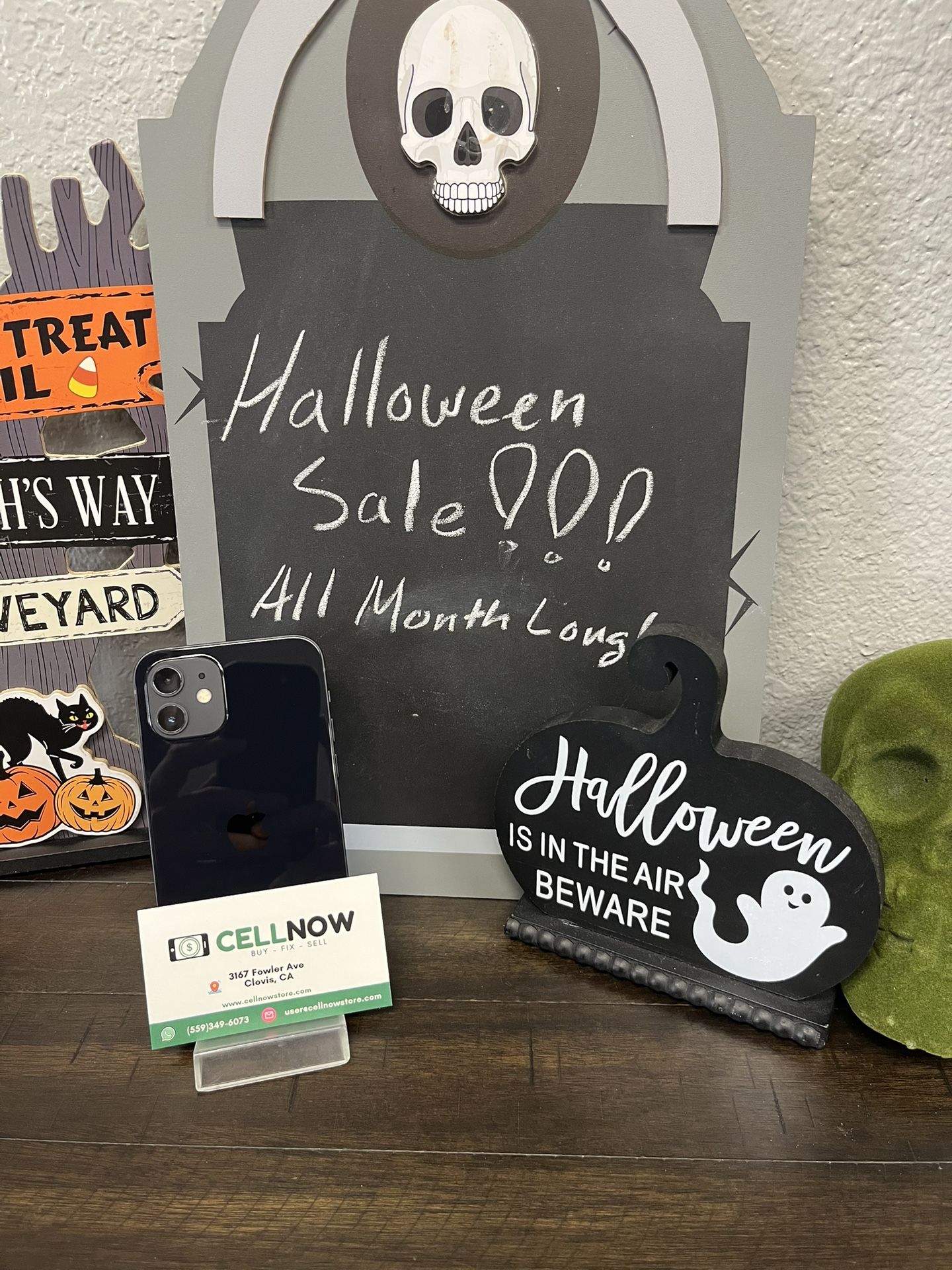 Halloween Sale 💀👻🎃 iPhone 12 Unlocked 256GB - Black