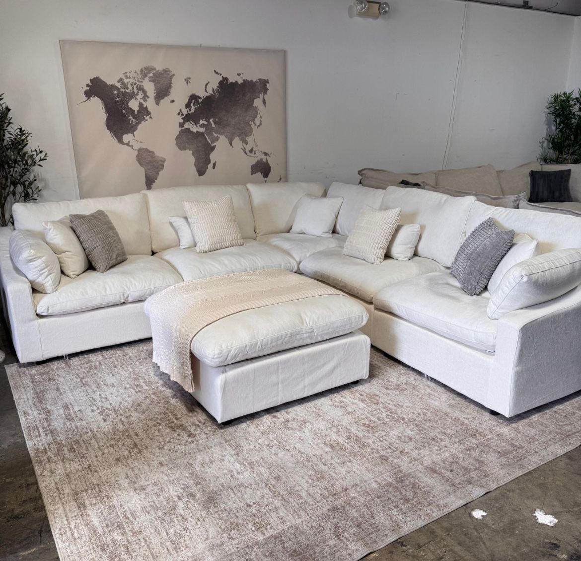BRAND NEW IN BOX! White 6 Piece Cloud Modular Sectional Couch (FREE DELIVERY 🚚)