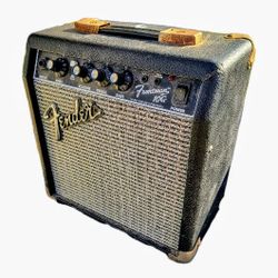 Fender Frontman 10G 10 Watts Guitar Amp 6 Inch Fender Special Design Speaker