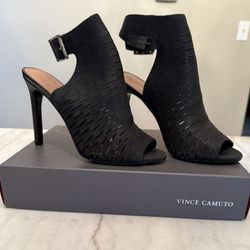 VINCE CAMUTO Black Silk Goat High Heels 