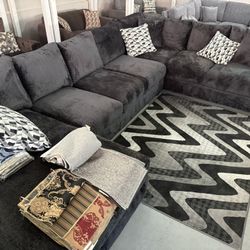 NEW EXTRA LARGE SECTIONAL SOFA 