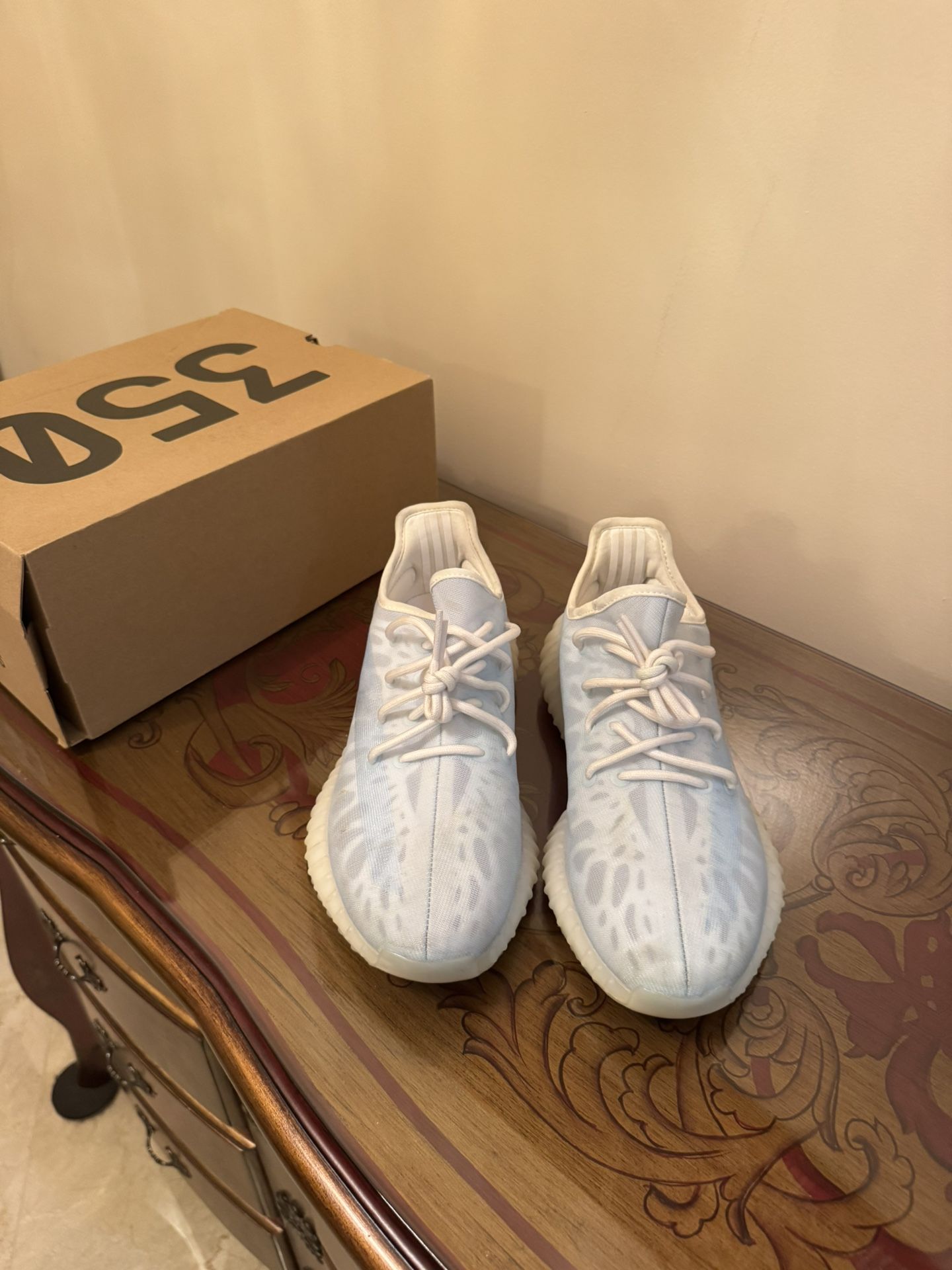 DRAMATIC PRICE DROP: YEEZY BOOST 350 V2 MONO ICE Men’s 8.5 (the Fabric Fits More Snugly Than Other Yeezys So Not As Wide, Fits 8 Too