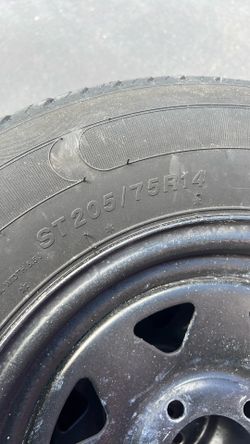 Trailer wheel and tires