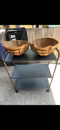 Metal Wire Hanging Baskets with Coco Liner – Set of 2