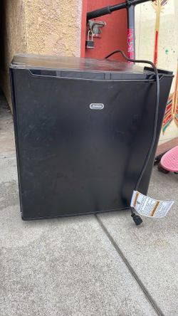 Mini fridge