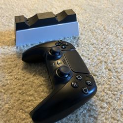 Sony DualSense Wireless Controller for PlayStation 5 Black with Charging Dock