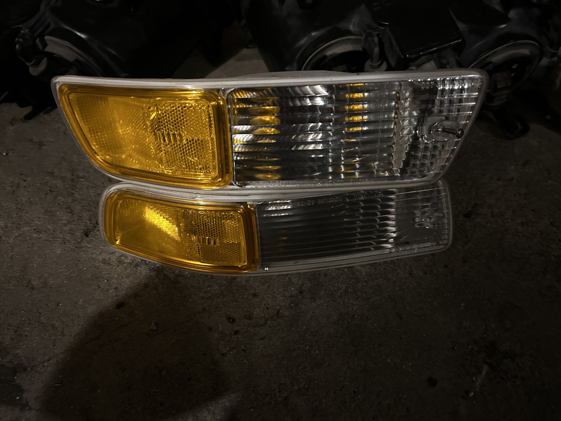 1(contact info removed) 1(contact info removed) Toyota Rav 4 Tail Lights Turn Signals
