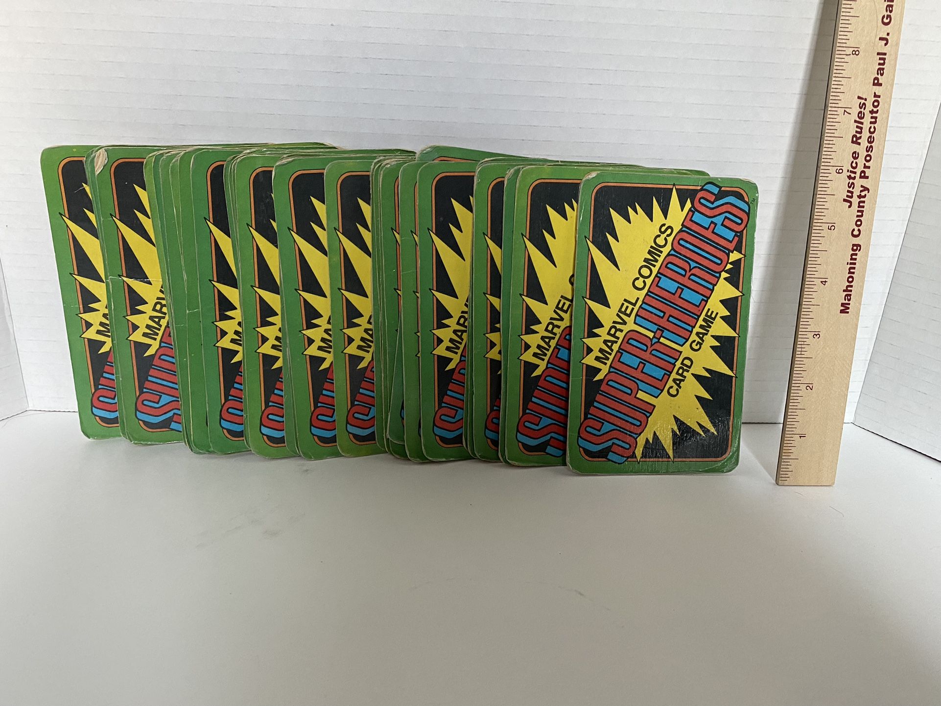 MARVEL SUPER HEROES CARD GAME MILTON BRADLEY 1978