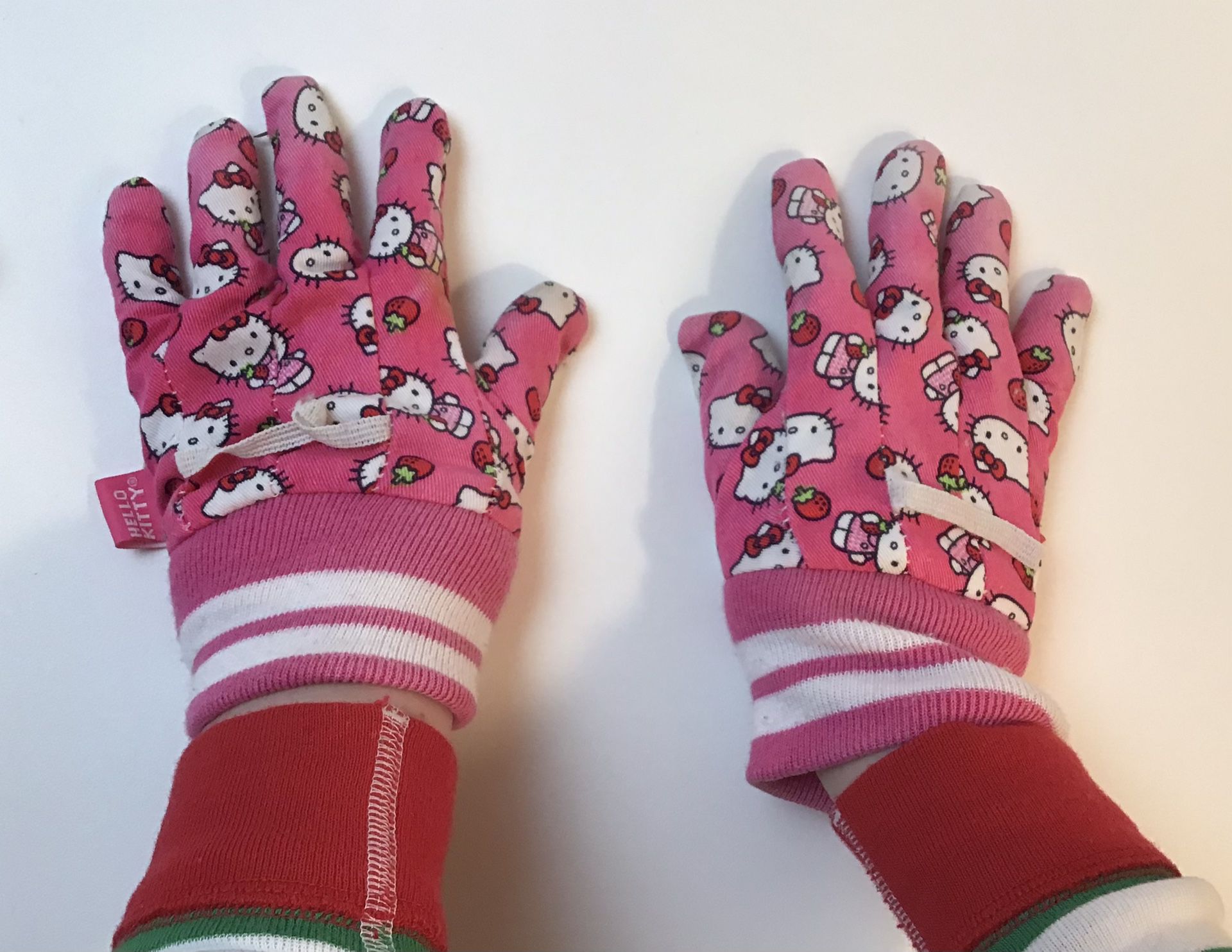 Hello Kitty kids garden gloves, loved❤️