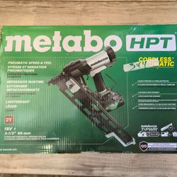 Metabo HPT 3-1/2-in 21-Degree Cordless Pneumatic Roundhead Framing Nailer m180982