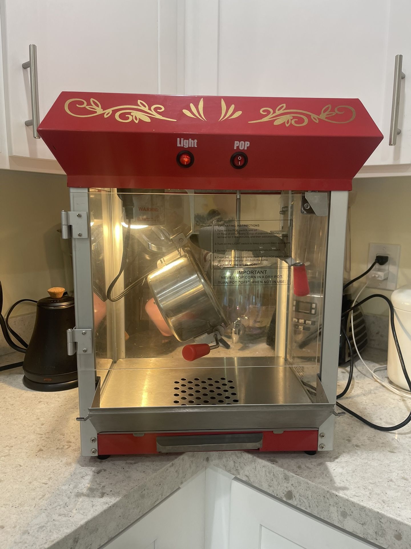 Big Funtime Ft421 cr 4 Oz. Popcorn Machine , Barely Used $75