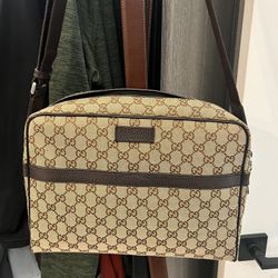Men’s Gucci Messenger Bag (100% Authentic)