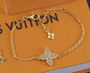 New 18k stainless steel gold bracelet comes with dust bag only