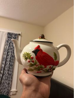 Cardinal Christmas Teapot - Ceramic - Pinecone Lid