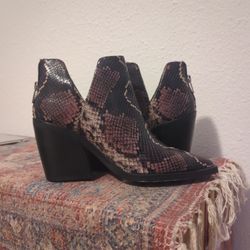  Vince Camuto Gigietta snakeskin print leather booties 