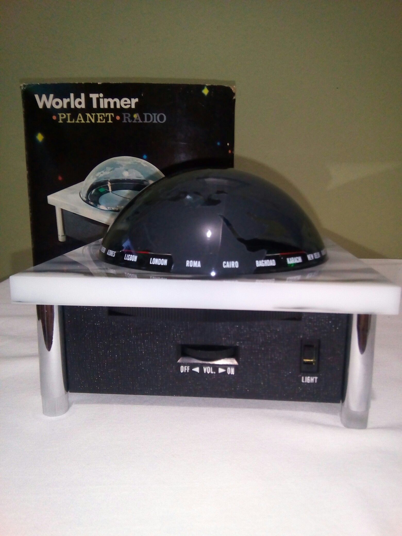 Antique Old Space Age World timer Planet Vintage Transistor Radio