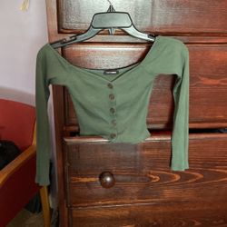 Bonita blusa corta color verde