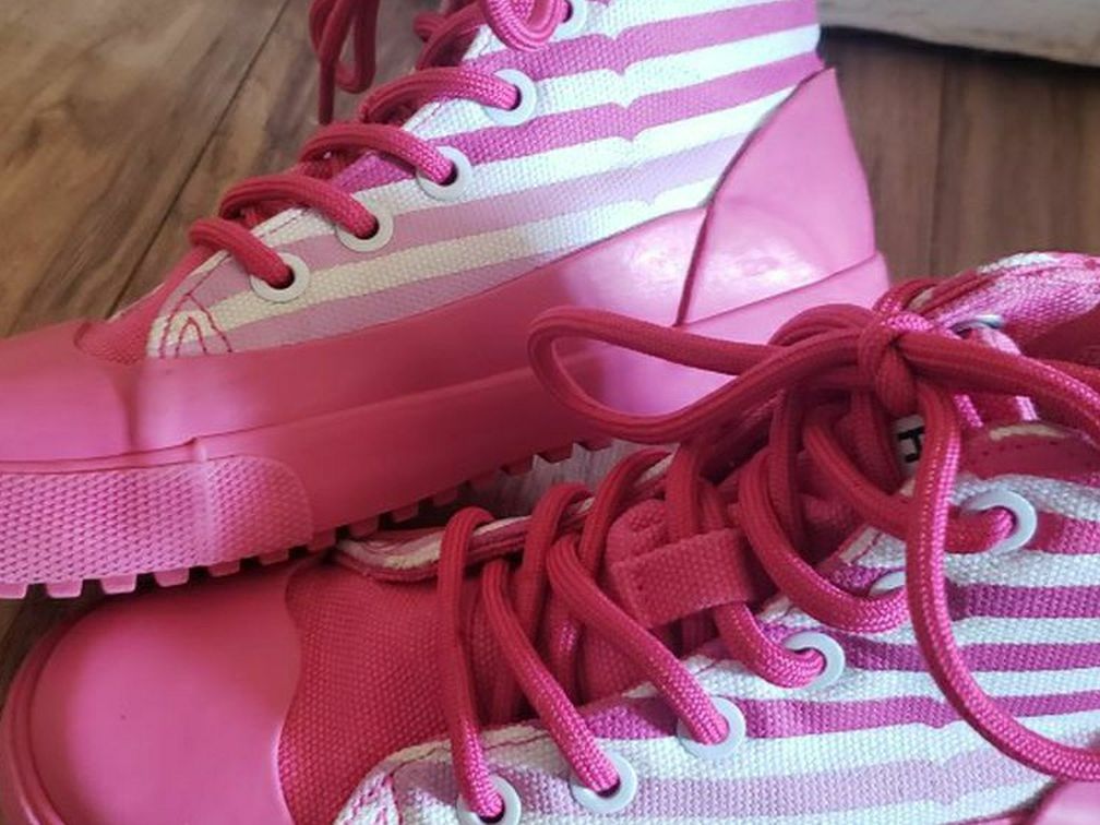 Size 13 Girls Hunter High Tops